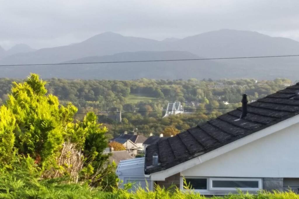 Snowdonia View On Isle Of Anglesey Villa Menai Bridge Exterior photo